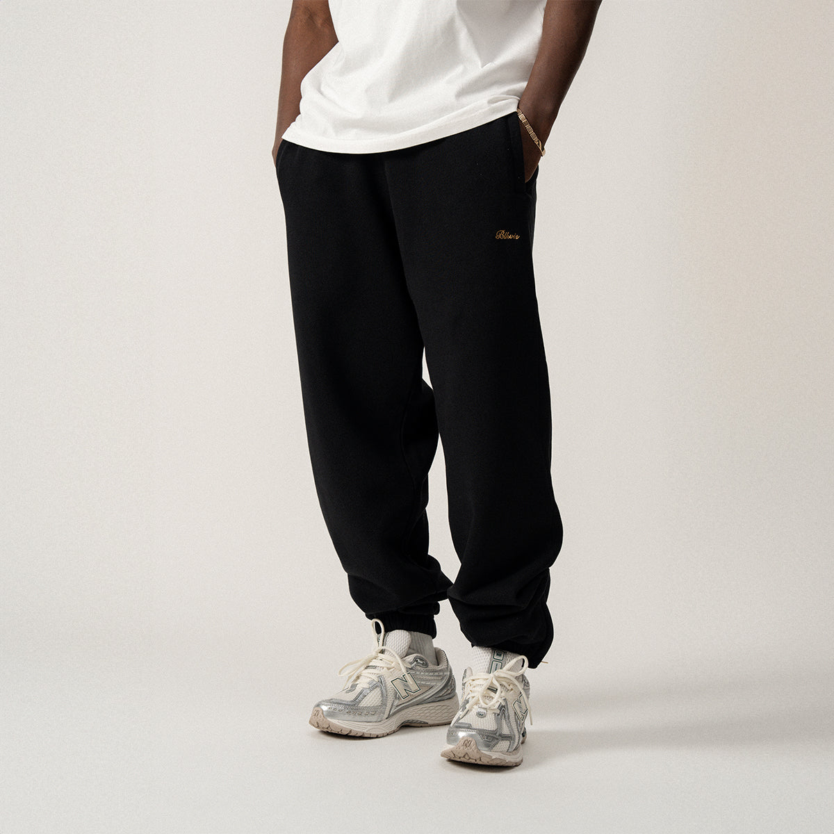 SCRIPT LOGO SWEATPANTS - BLACK