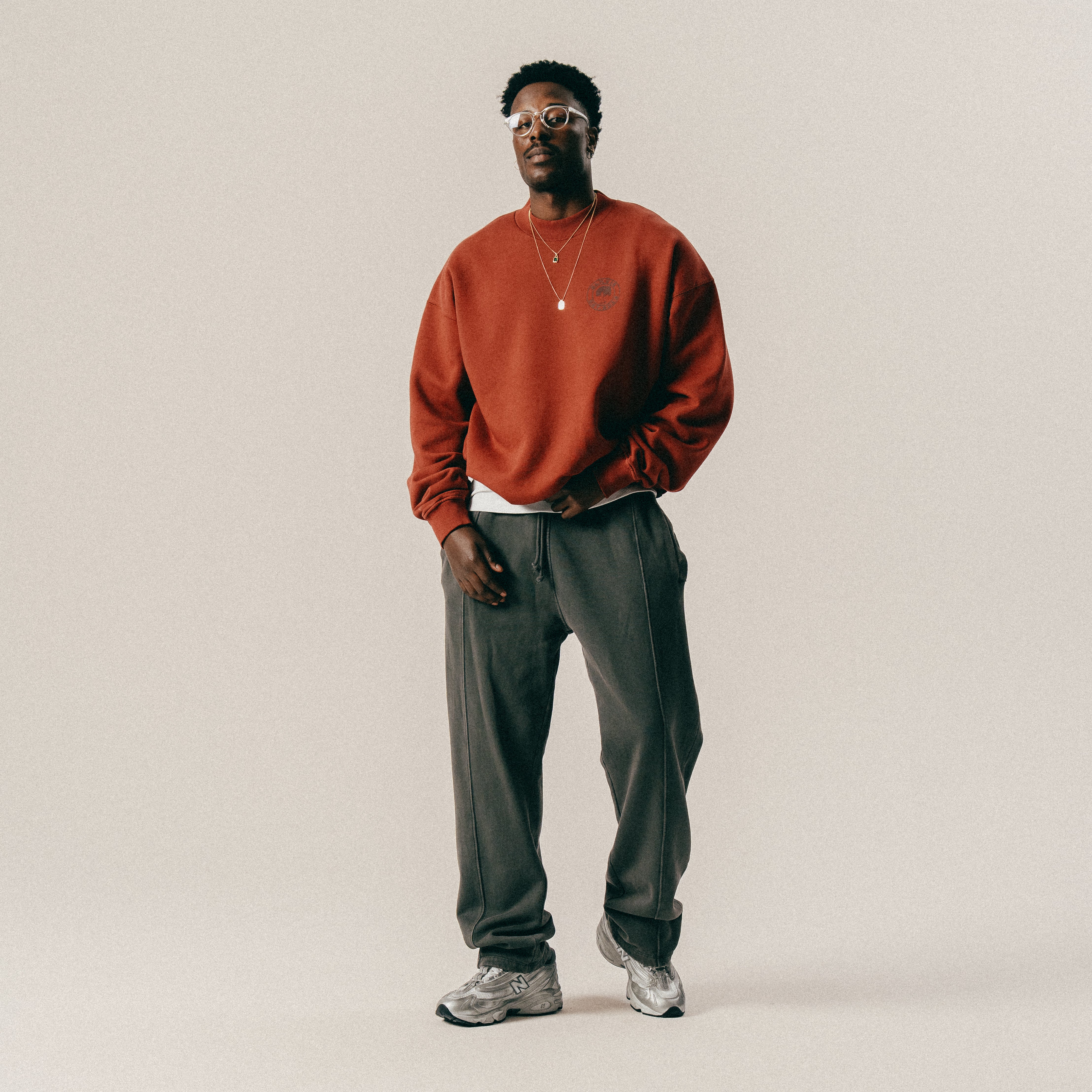 BLKVIS SOURCE GMT DYE CREWNECK - MADDER BROWN