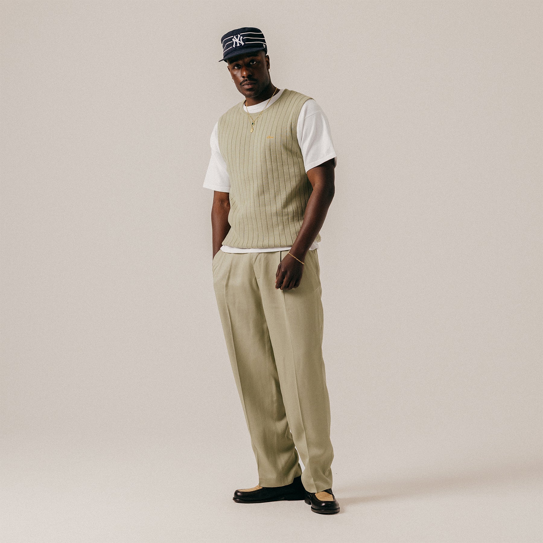 RIB KNITTED SLEEVELESS - TEA