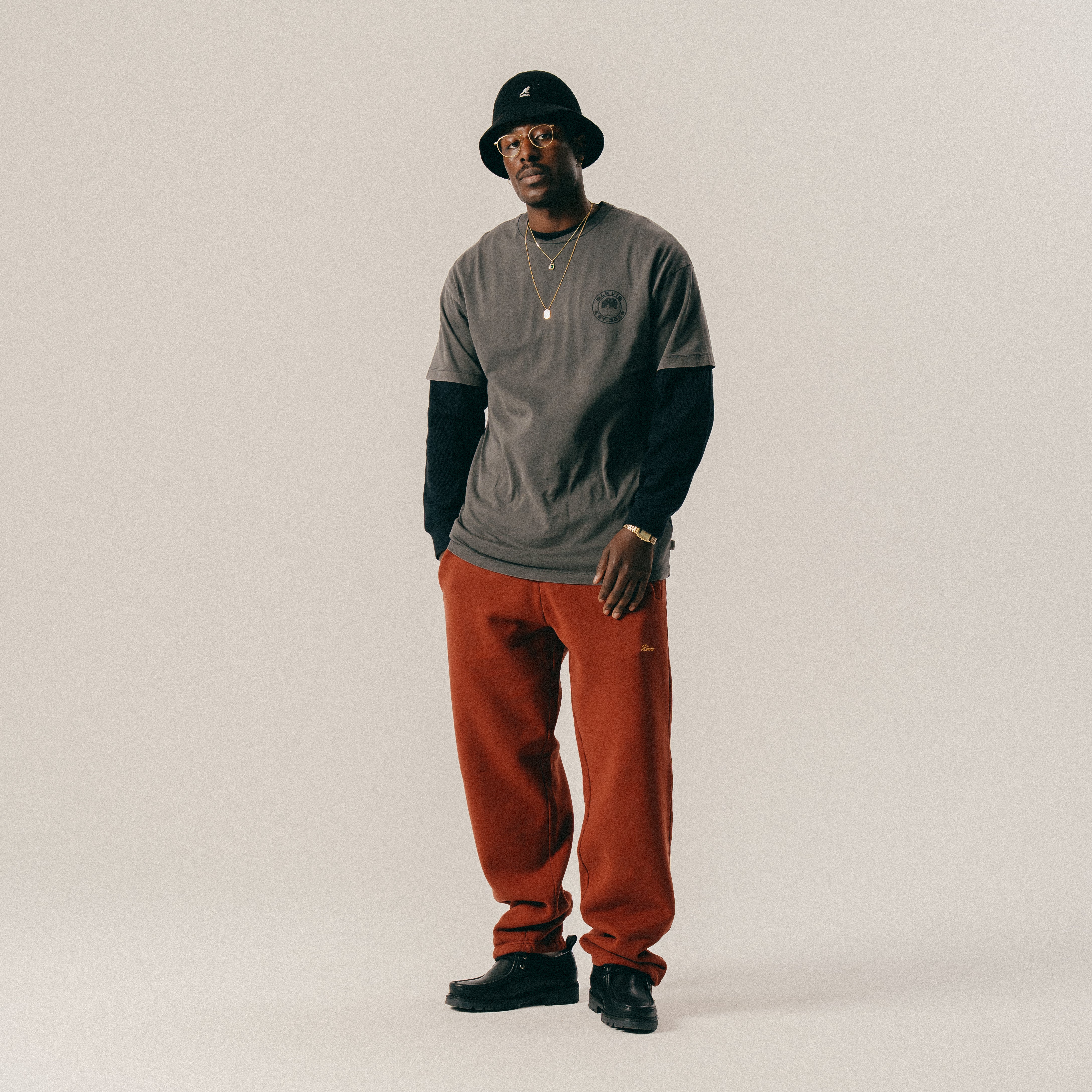 BLKVIS SCRIPT SWEATPANTS - MADDER BROWN