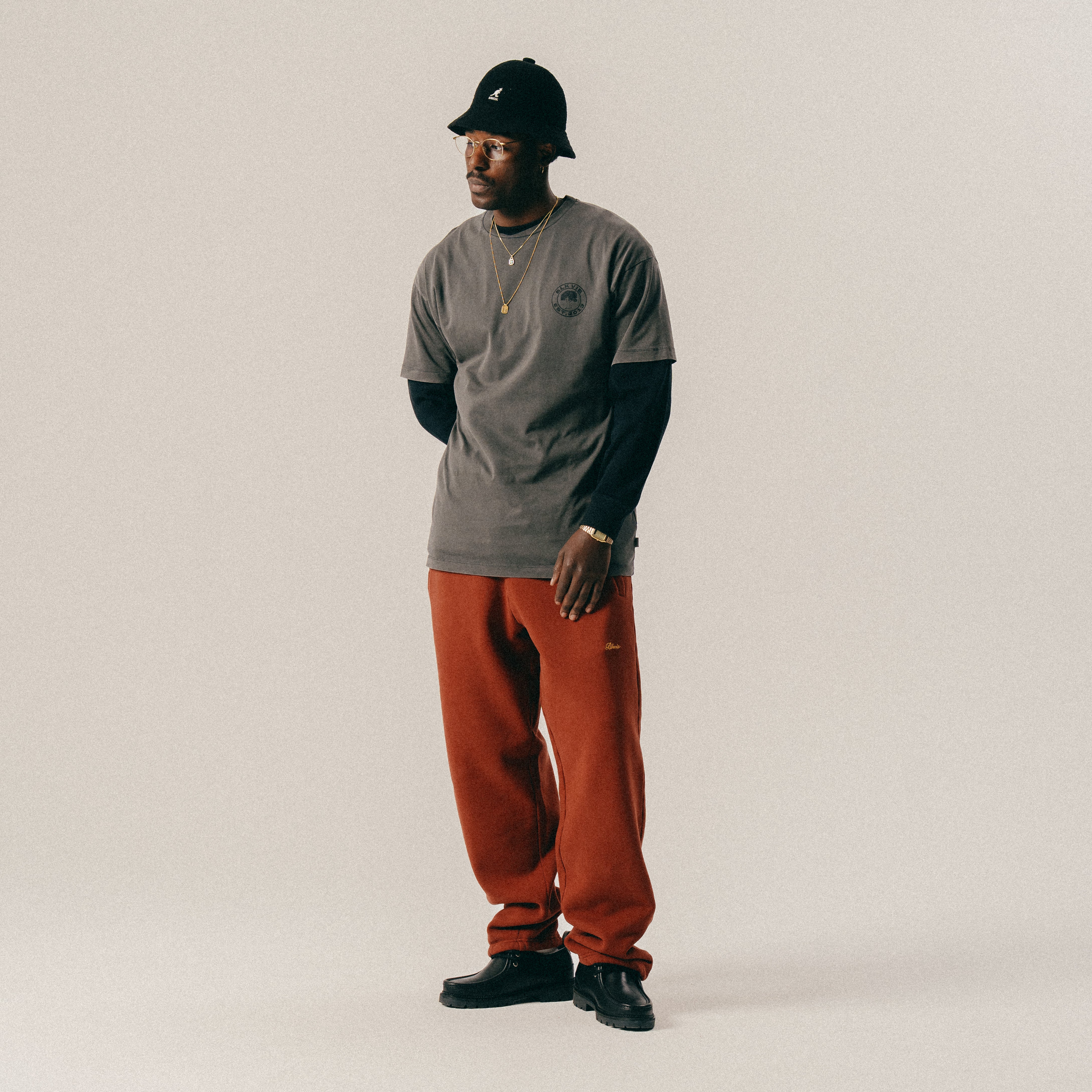 BLKVIS SCRIPT SWEATPANTS - MADDER BROWN