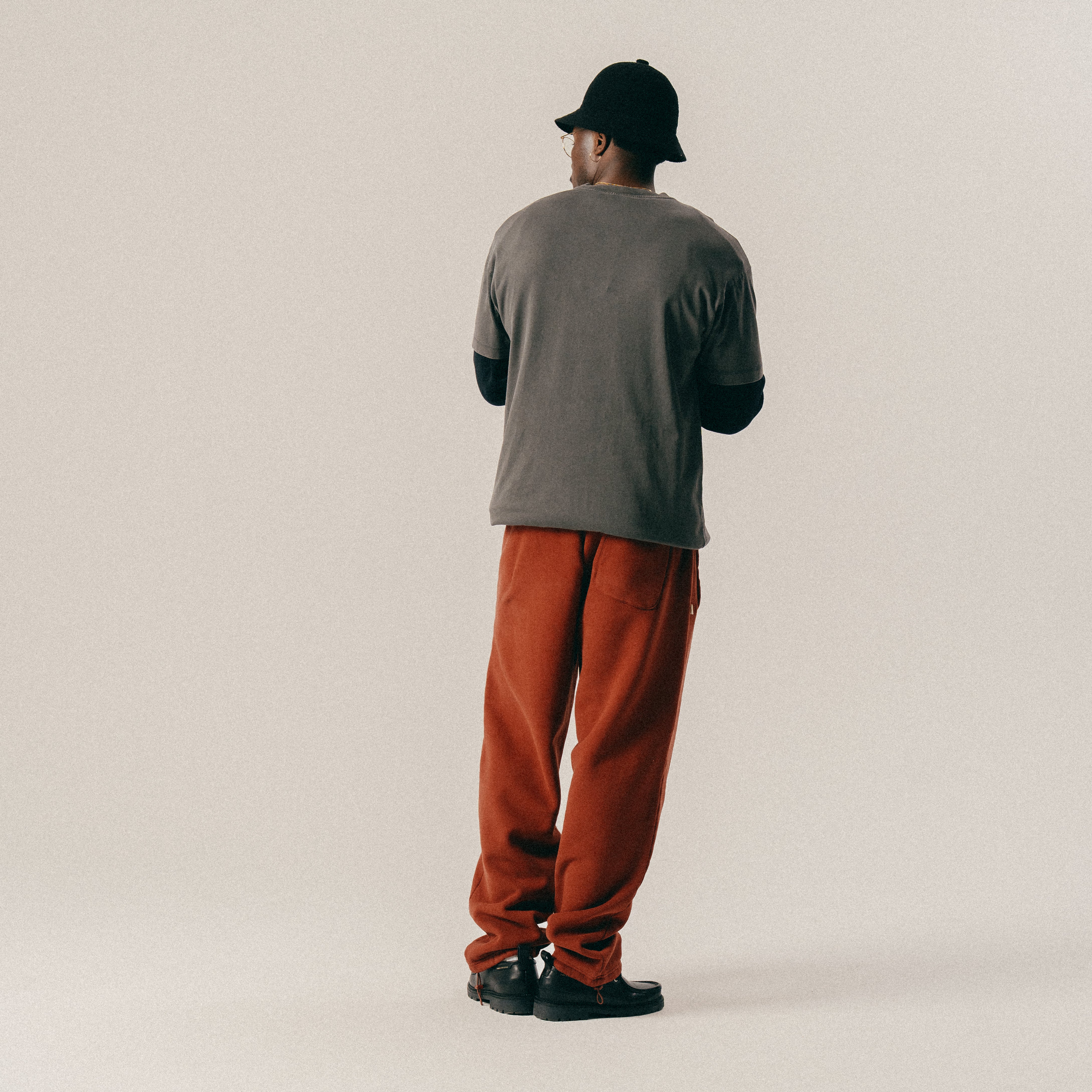 BLKVIS SCRIPT SWEATPANTS - MADDER BROWN