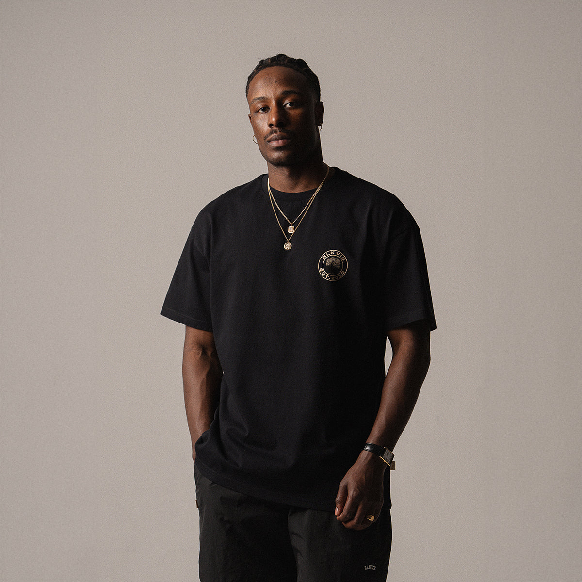 BLKVIS SOURCE TEE - BLACK