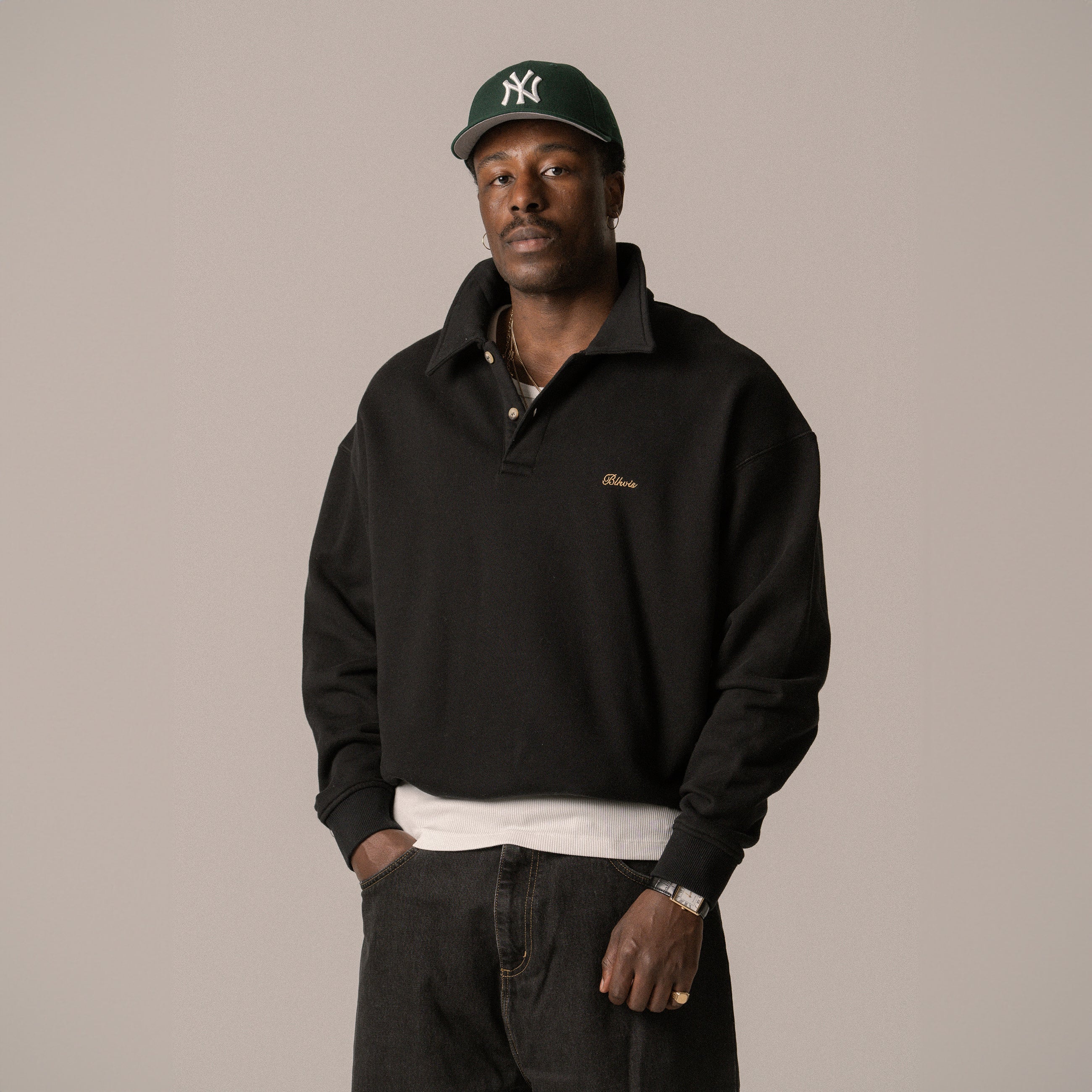 BLKVIS SCRIPT POLO SWEATER - BLACK