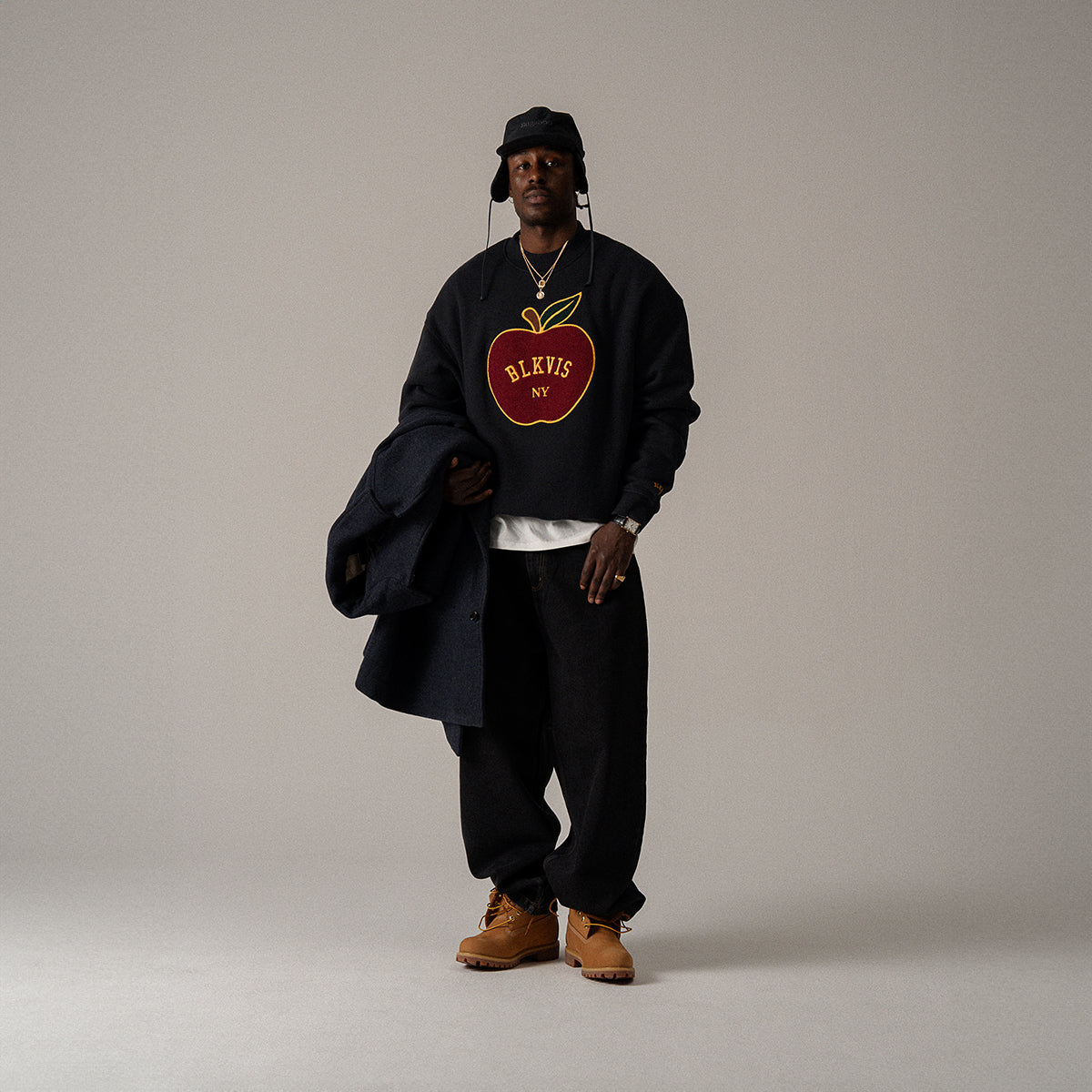 BLKVIS APPLE CREWNECK - BLACK