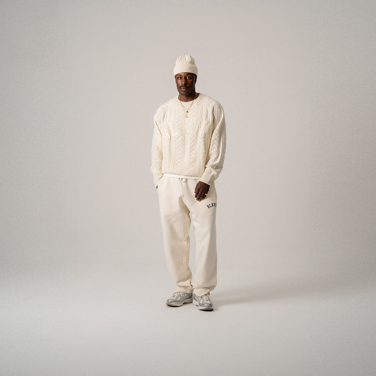 BLKVIS LOGO SWEATPANTS - ANTIQUE WHITE