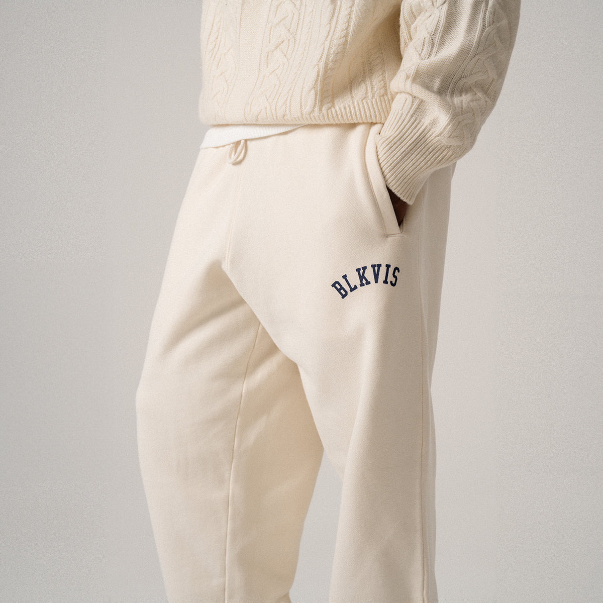 BLKVIS LOGO SWEATPANTS - ANTIQUE WHITE