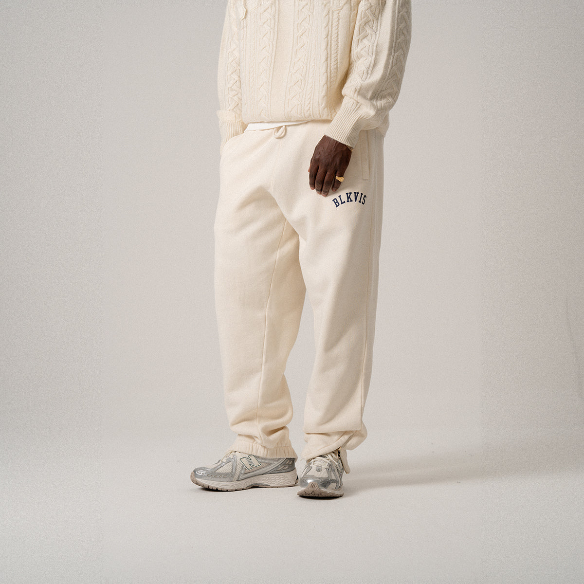 BLKVIS LOGO SWEATPANTS - ANTIQUE WHITE