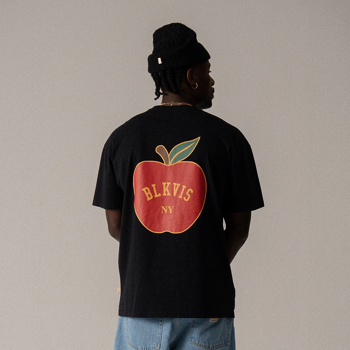 BLKVIS BIG APPLE TEE - BLACK