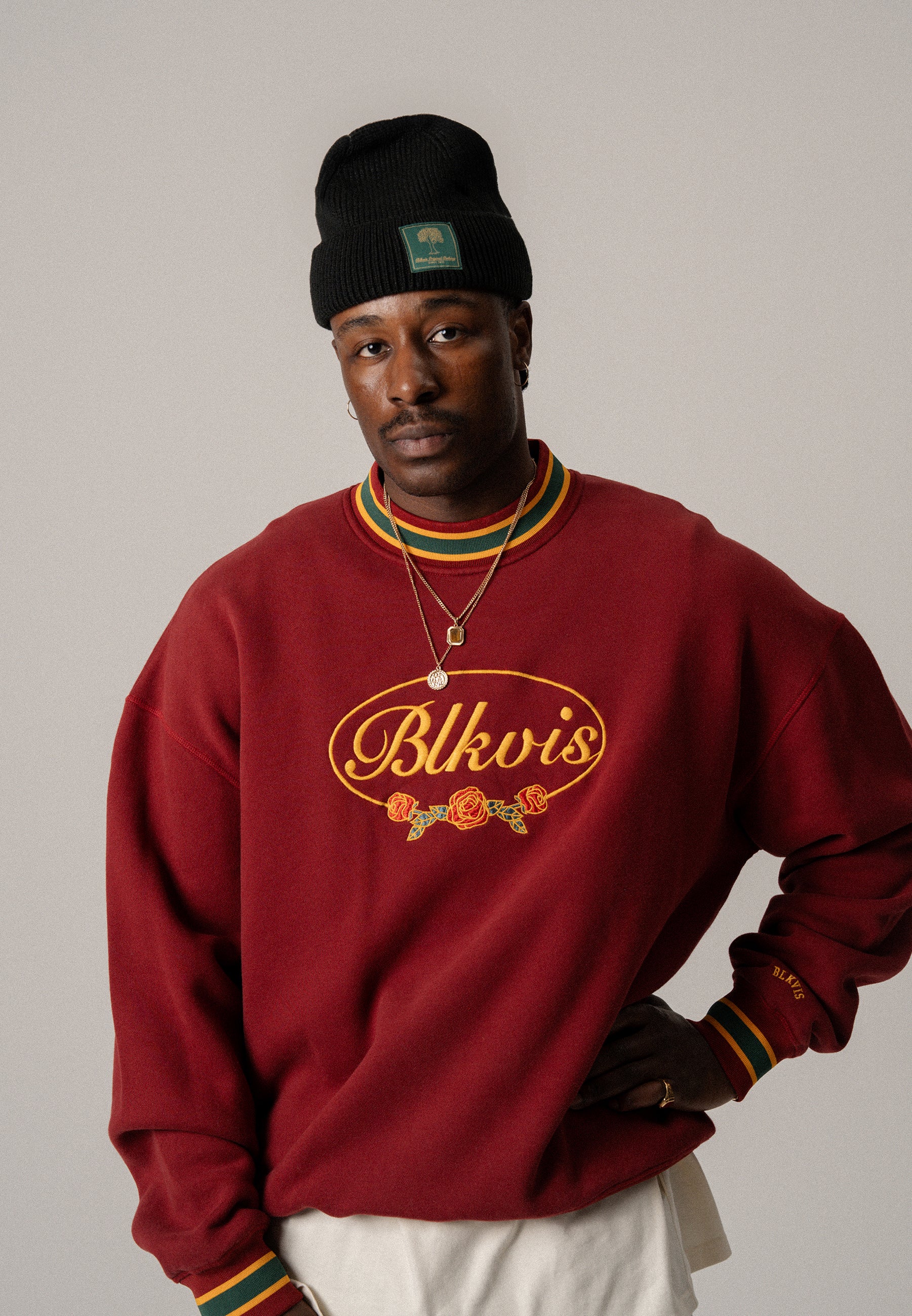 BLKVIS SCRIPT ROSES CREWNECK - MERLOT