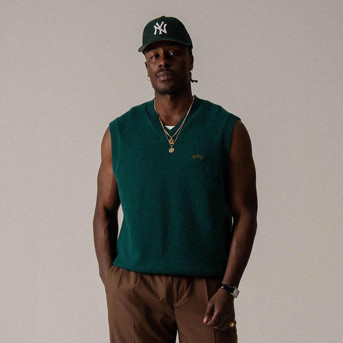 BLKVIS V NECK VEST - HUNTER GREEN