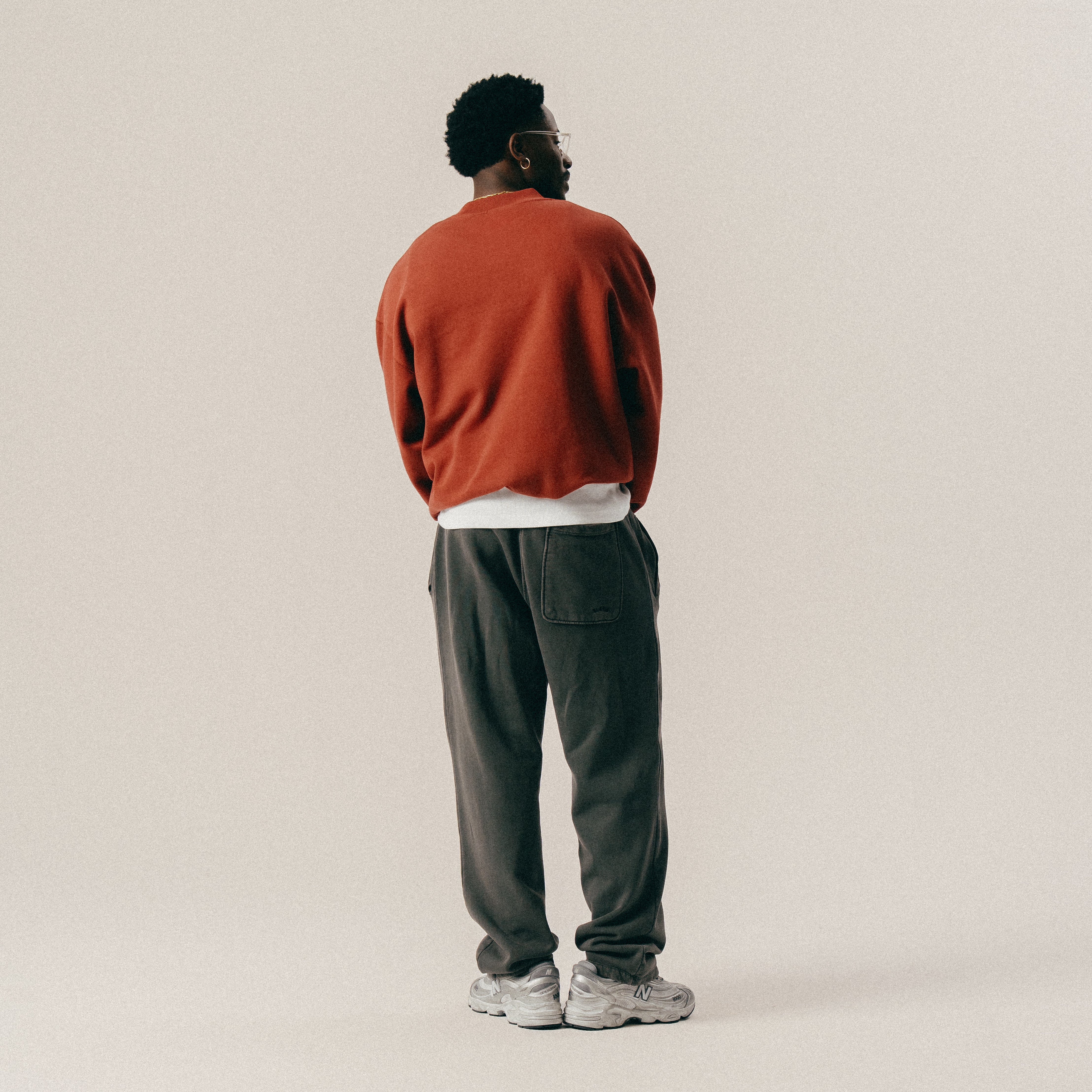 BLKVIS SOURCE GMT DYE CREWNECK - MADDER BROWN