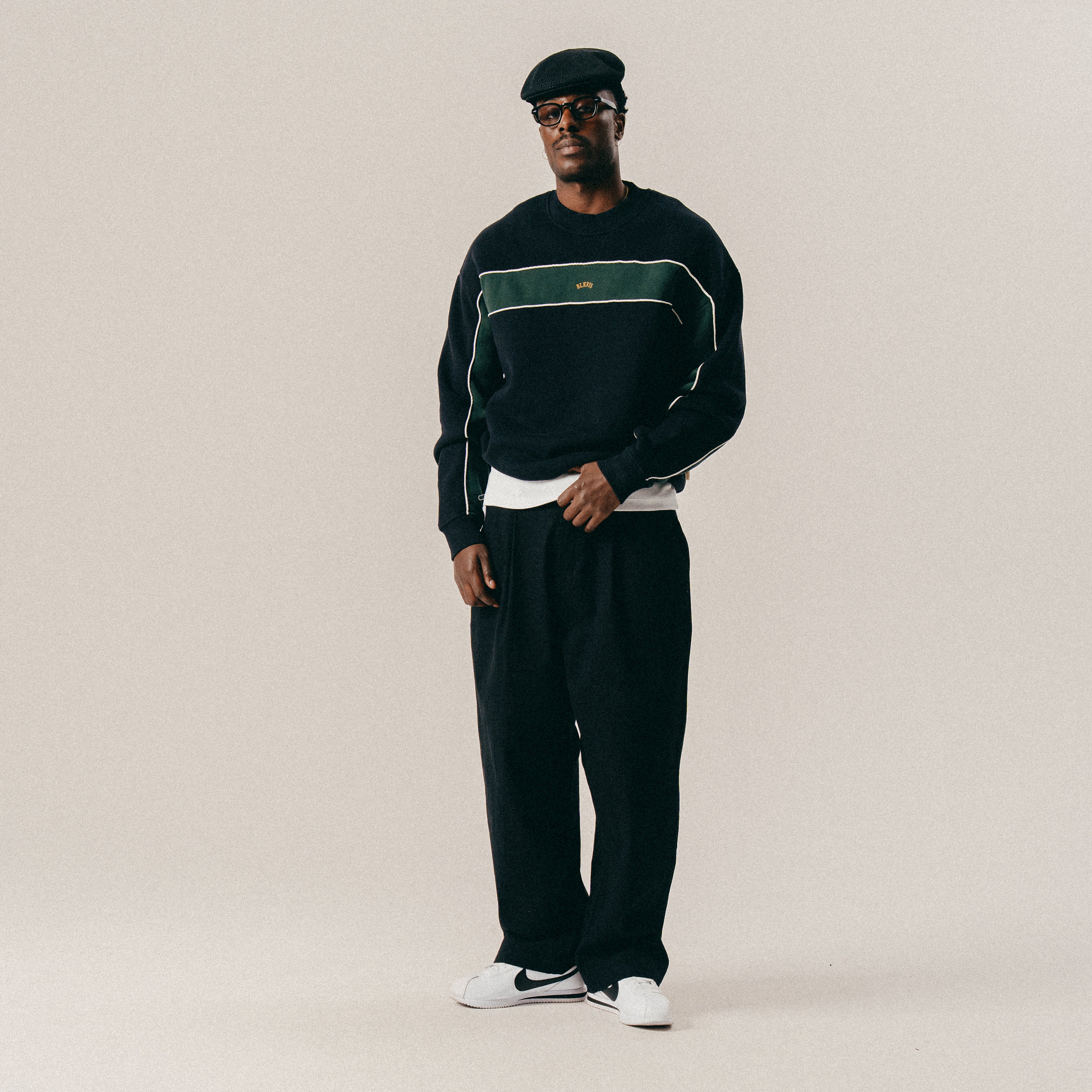 BLKVIS SCRIPT COLORBLOCK SWEATER - BLACK