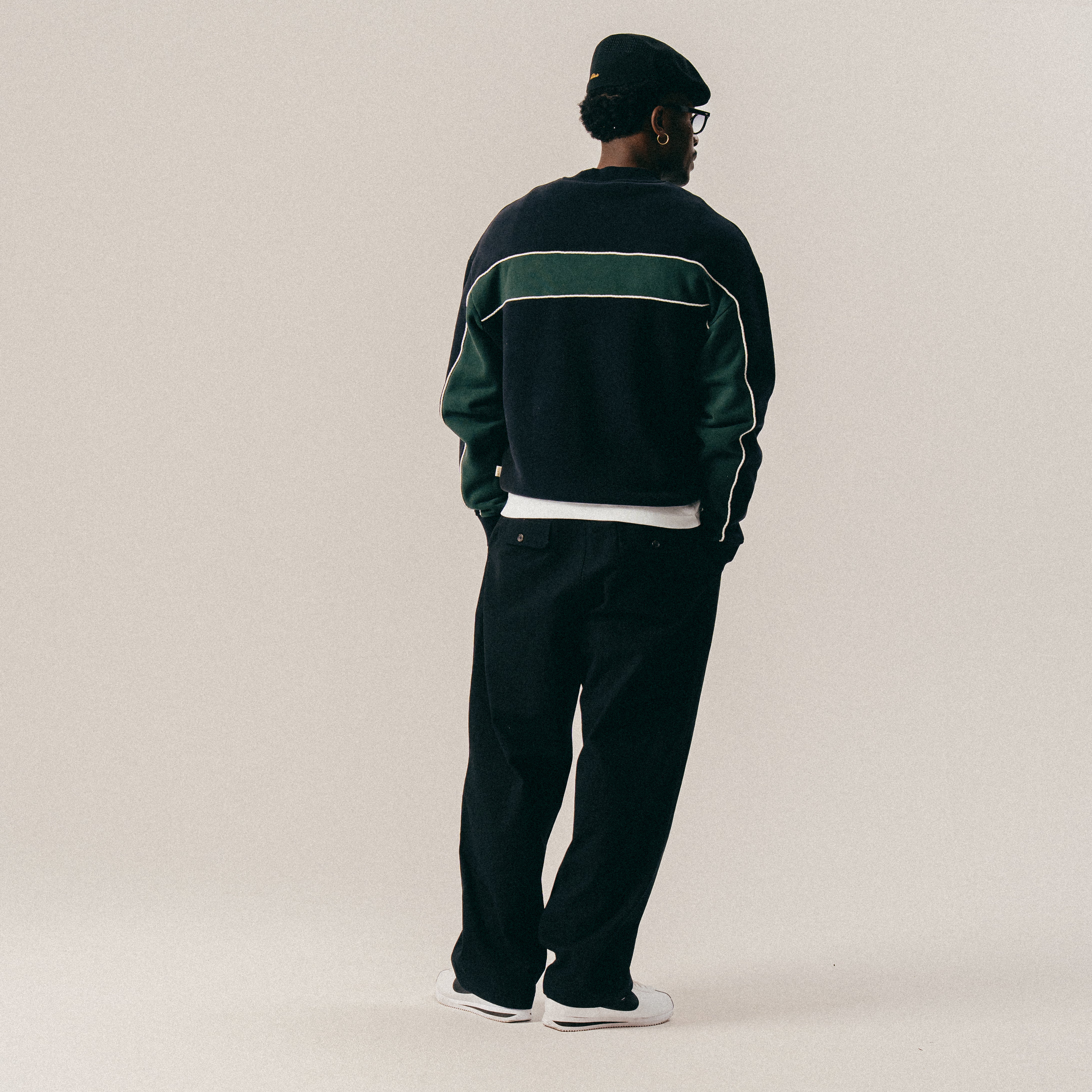 BLKVIS SCRIPT COLORBLOCK SWEATER - BLACK