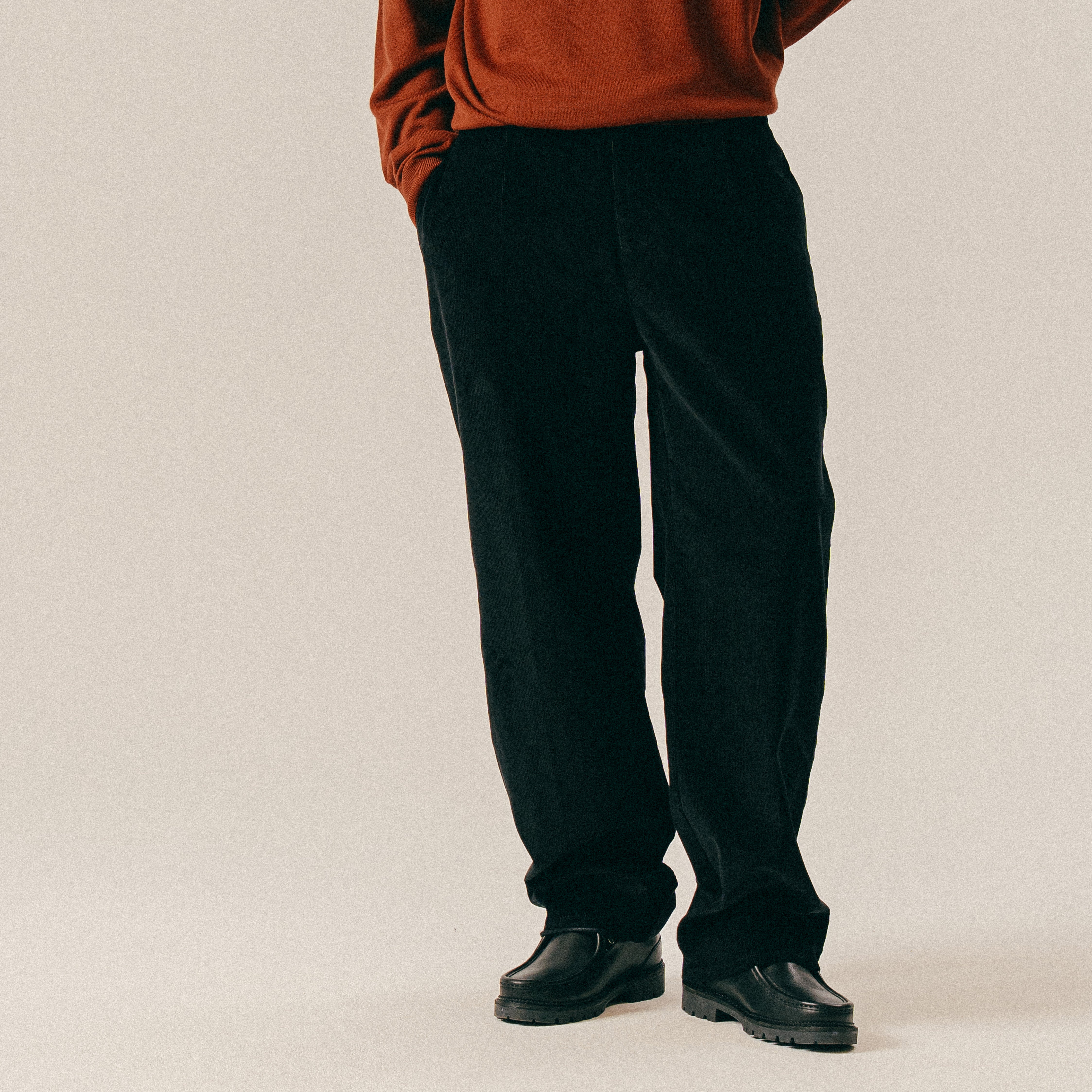 BLKVIS SCRIPT CORDUROY TROUSERS - BLACK