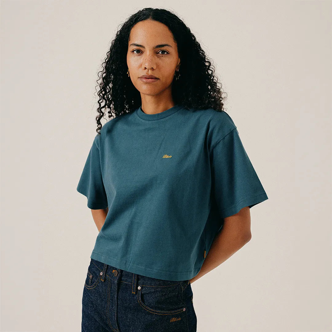 SCRIPT TEE - SEA MOSS