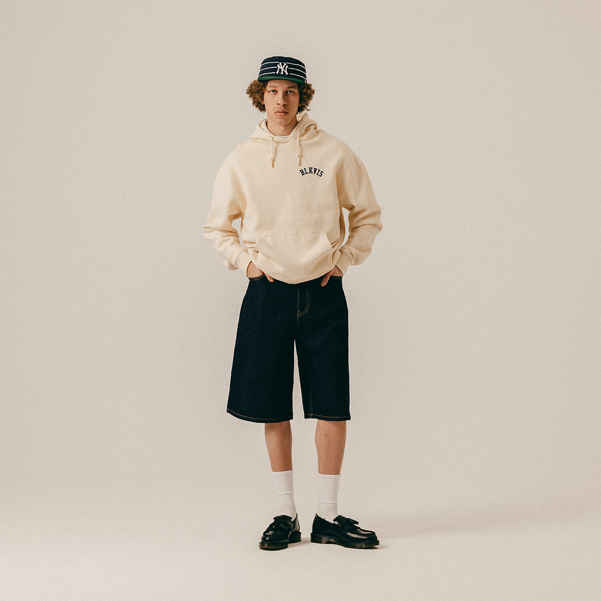 LOGO HOODY - WHITECAP GRAY