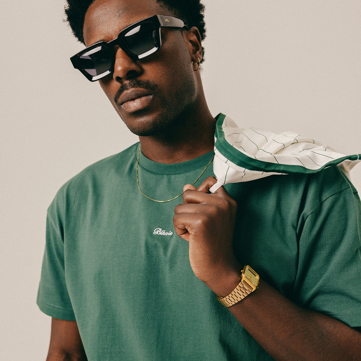 SCRIPT TEE - HUNTER GREEN