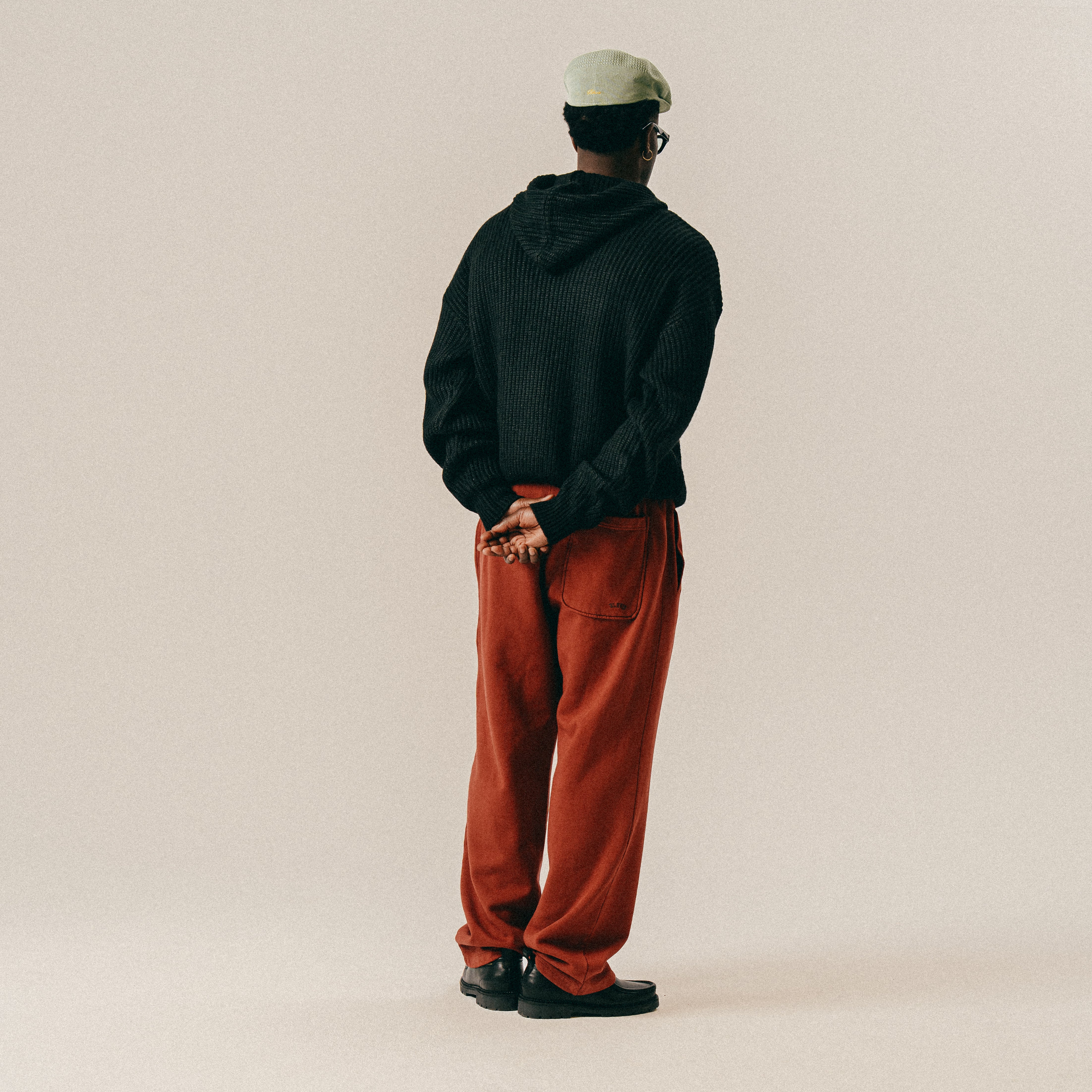 BLKVIS SCRIPT HEAVY KNIT HOODY - BLACK