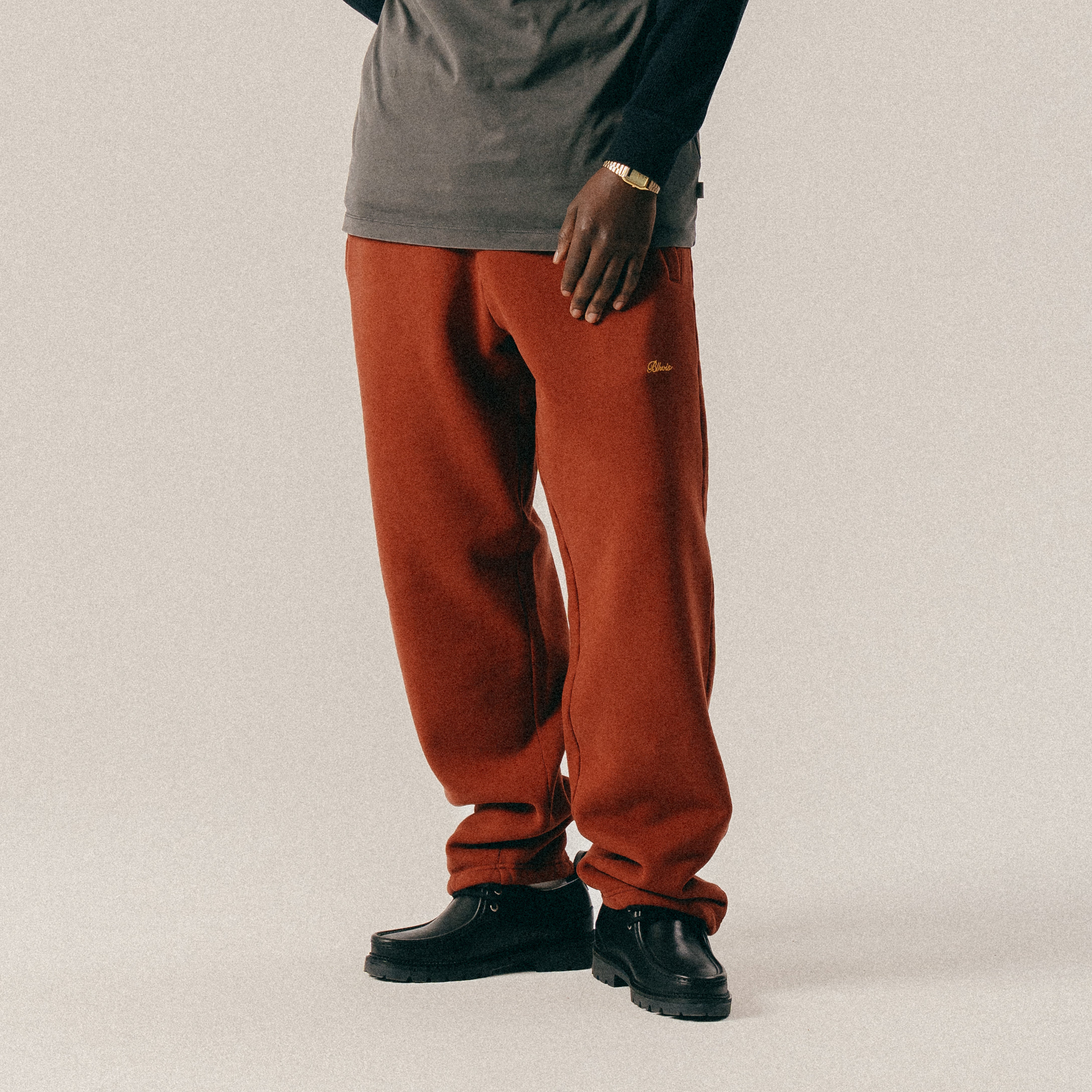 BLKVIS SCRIPT SWEATPANTS - MADDER BROWN