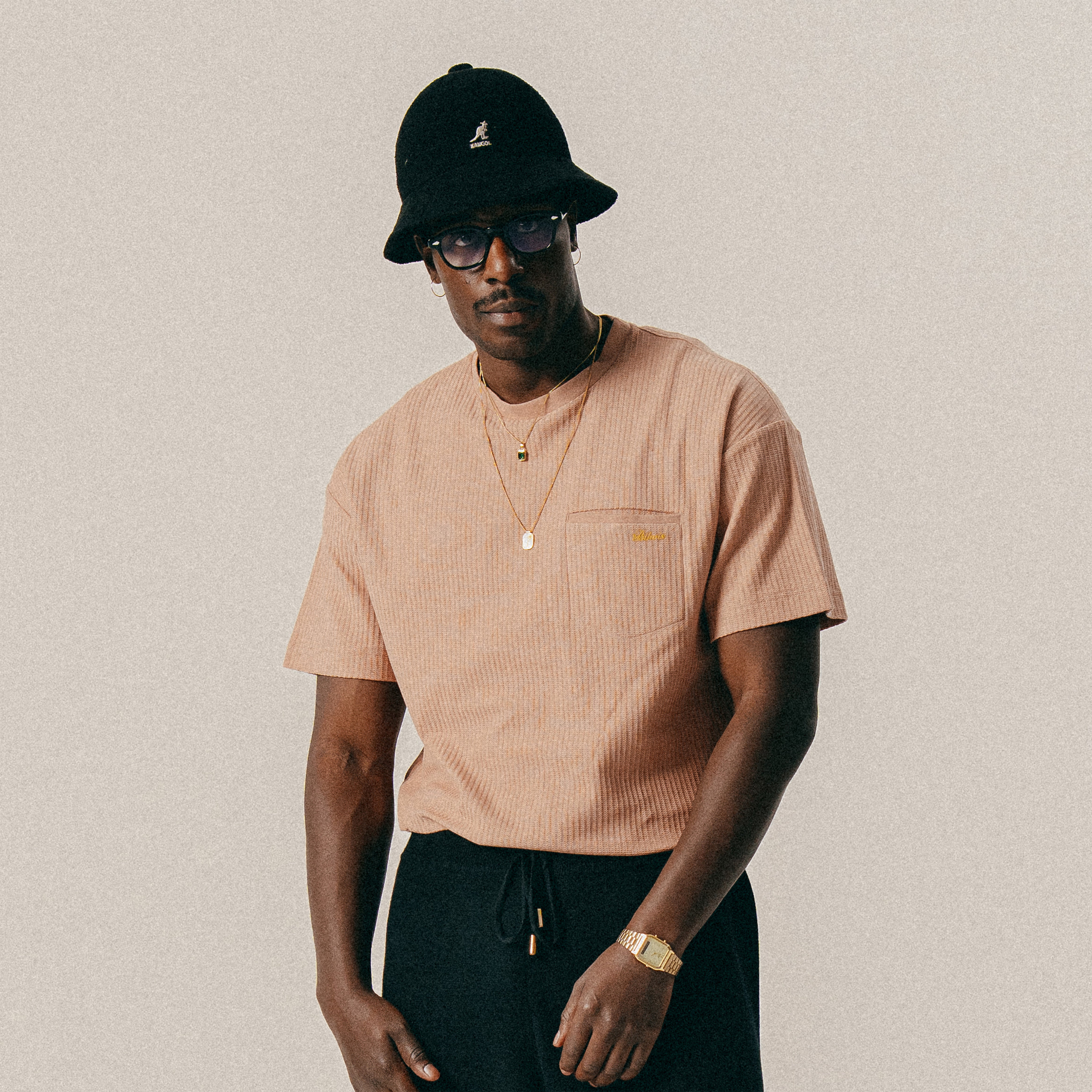 BLKVIS SCRIPT POINTELLE TEE - CAFE AU LAIT