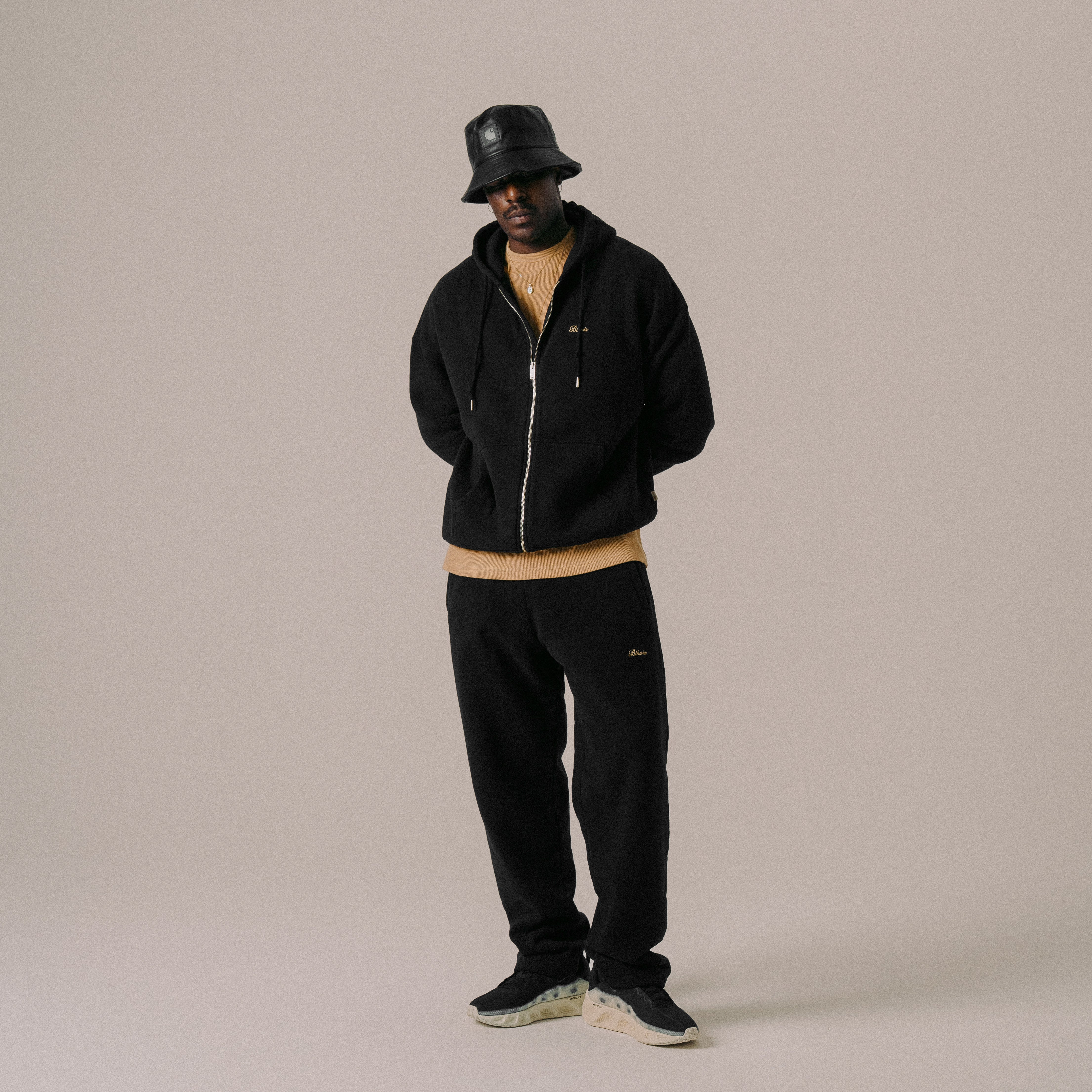 BLKVIS SCRIPT ZIP-HOODY - BLACK