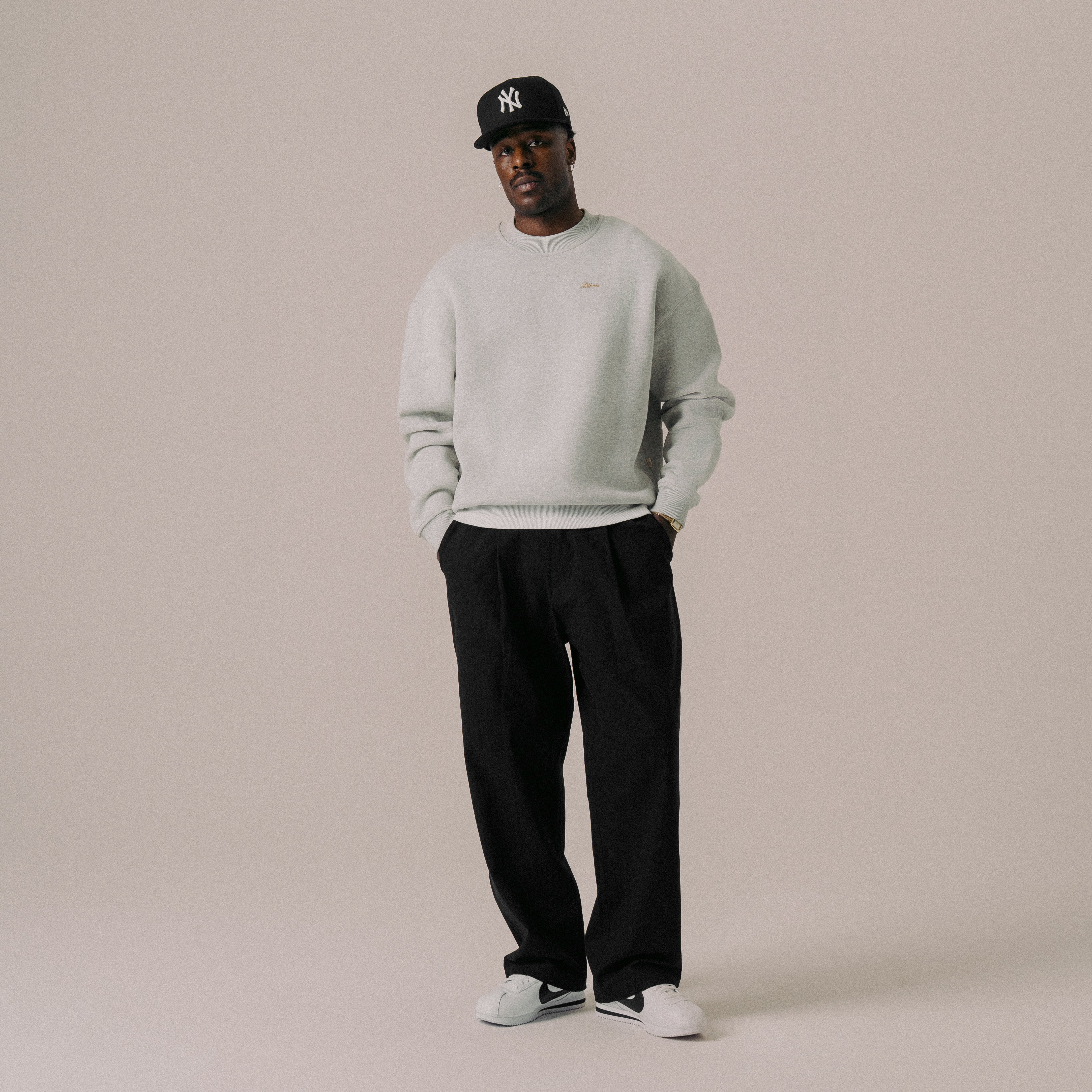 BLKVIS SCRIPT CREWNECK - LIGHT GREY HEATHER