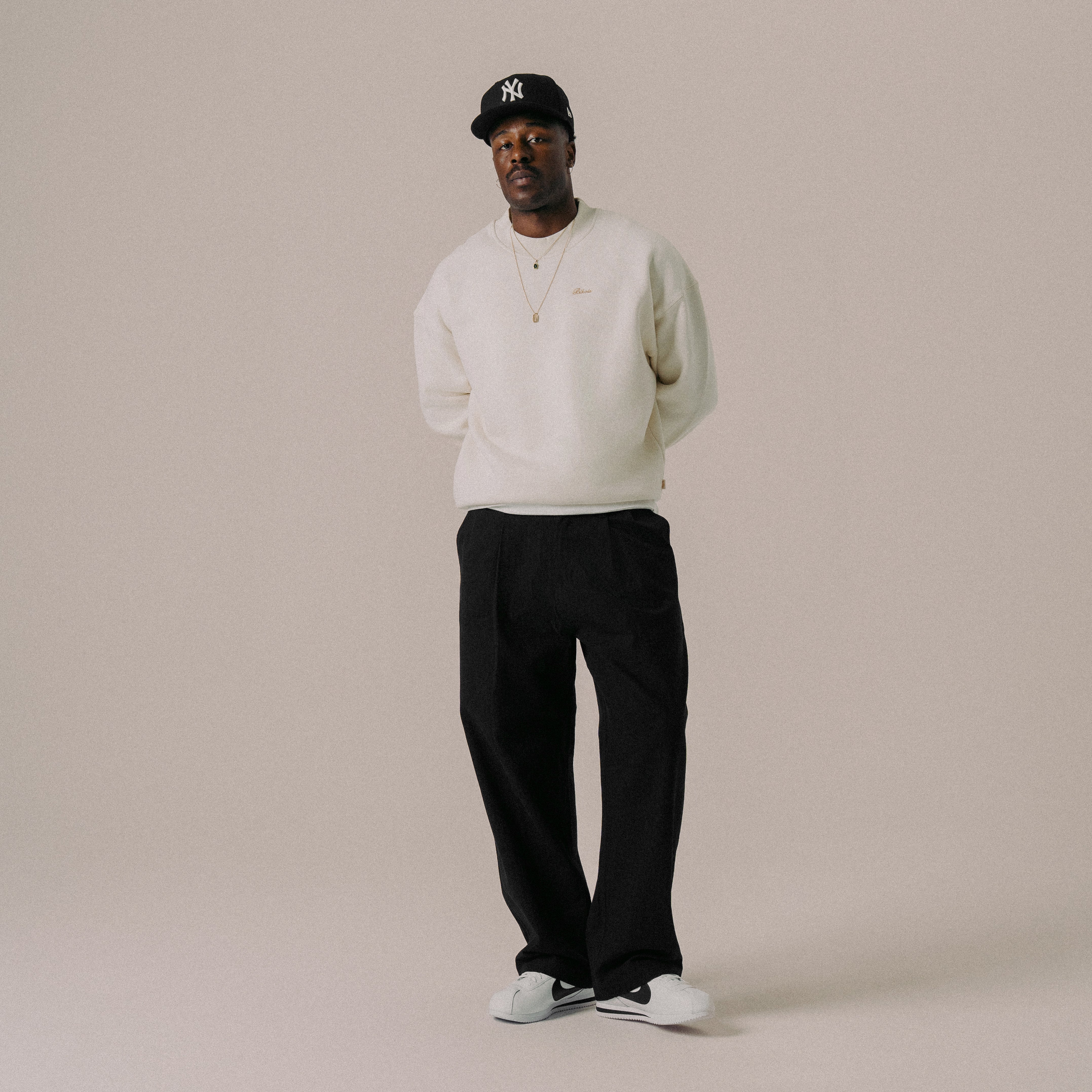 BLKVIS SCRIPT CREWNECK - ANTIQUE WHITE