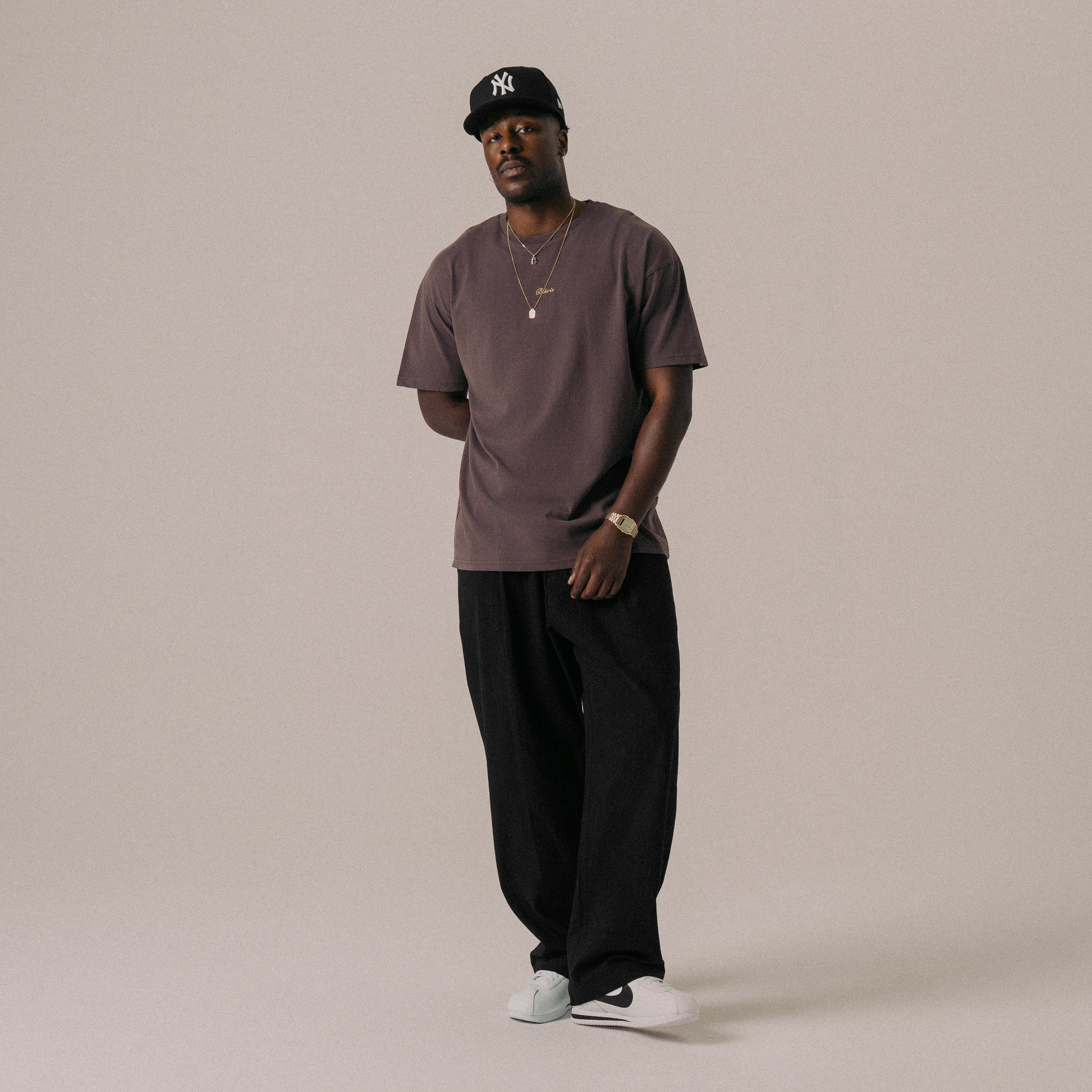 BLKVIS SCRIPT TEE - RAISIN