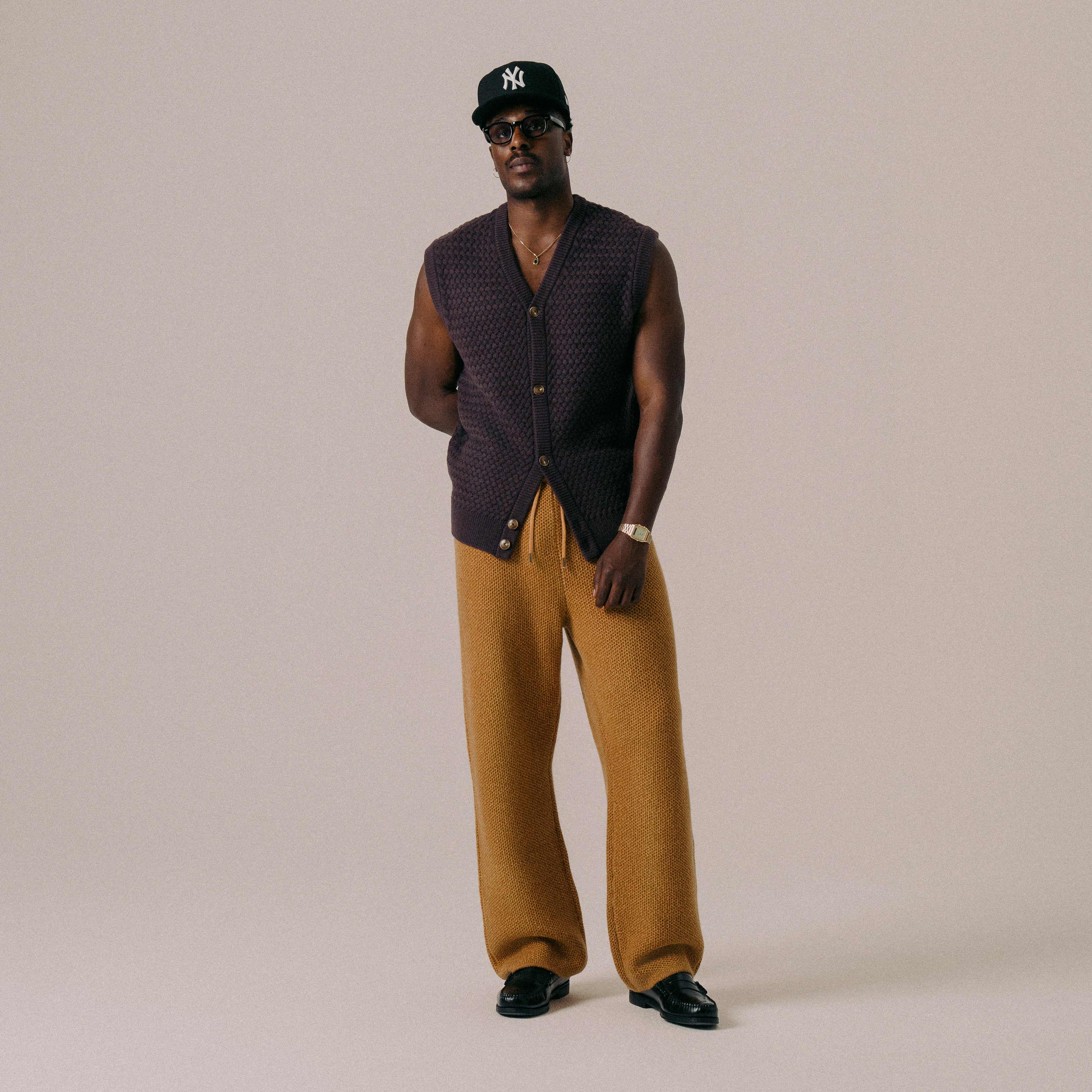 BLKVIS SCRIPT CABLE KNIT VEST - RAISIN