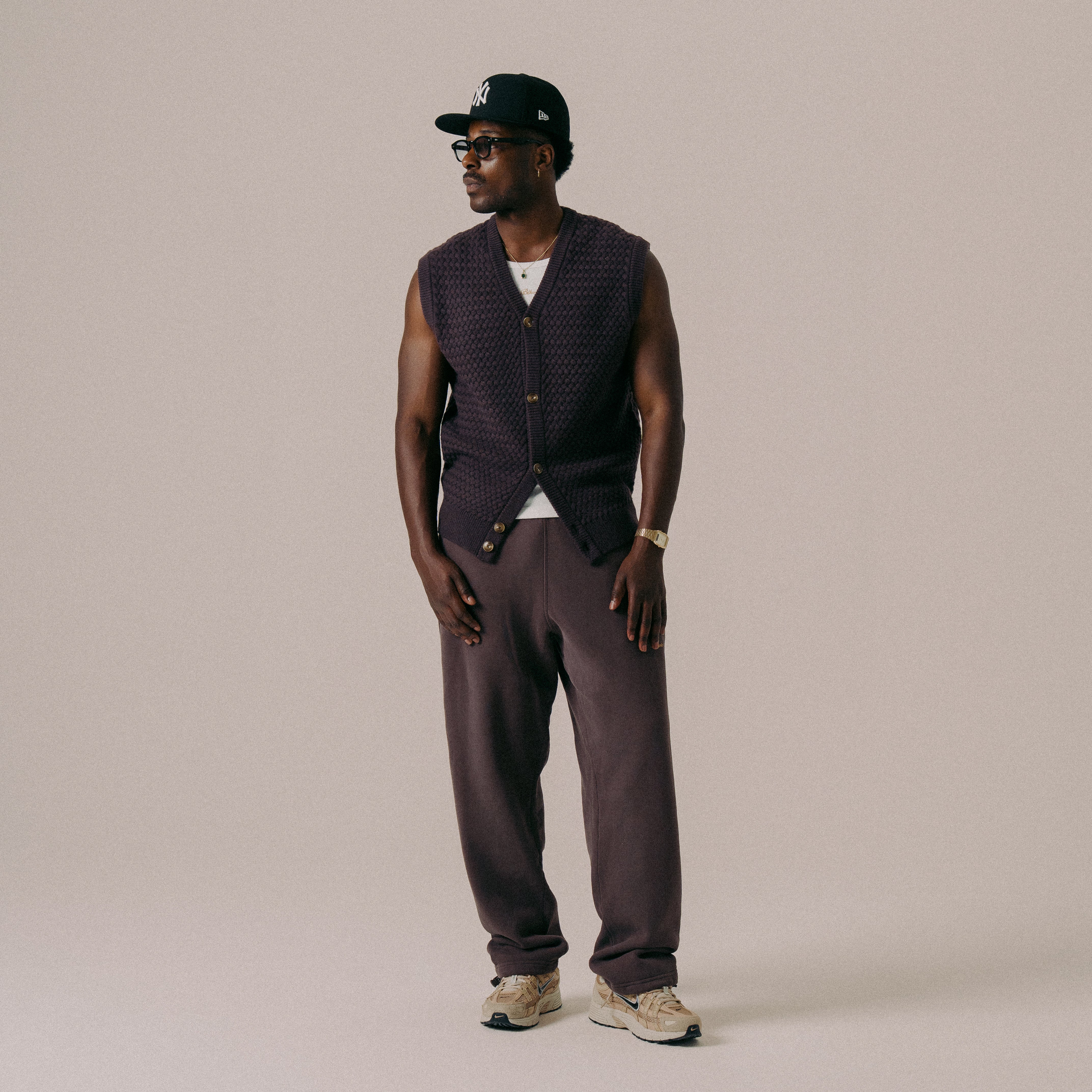 BLKVIS SCRIPT CABLE KNIT VEST - RAISIN