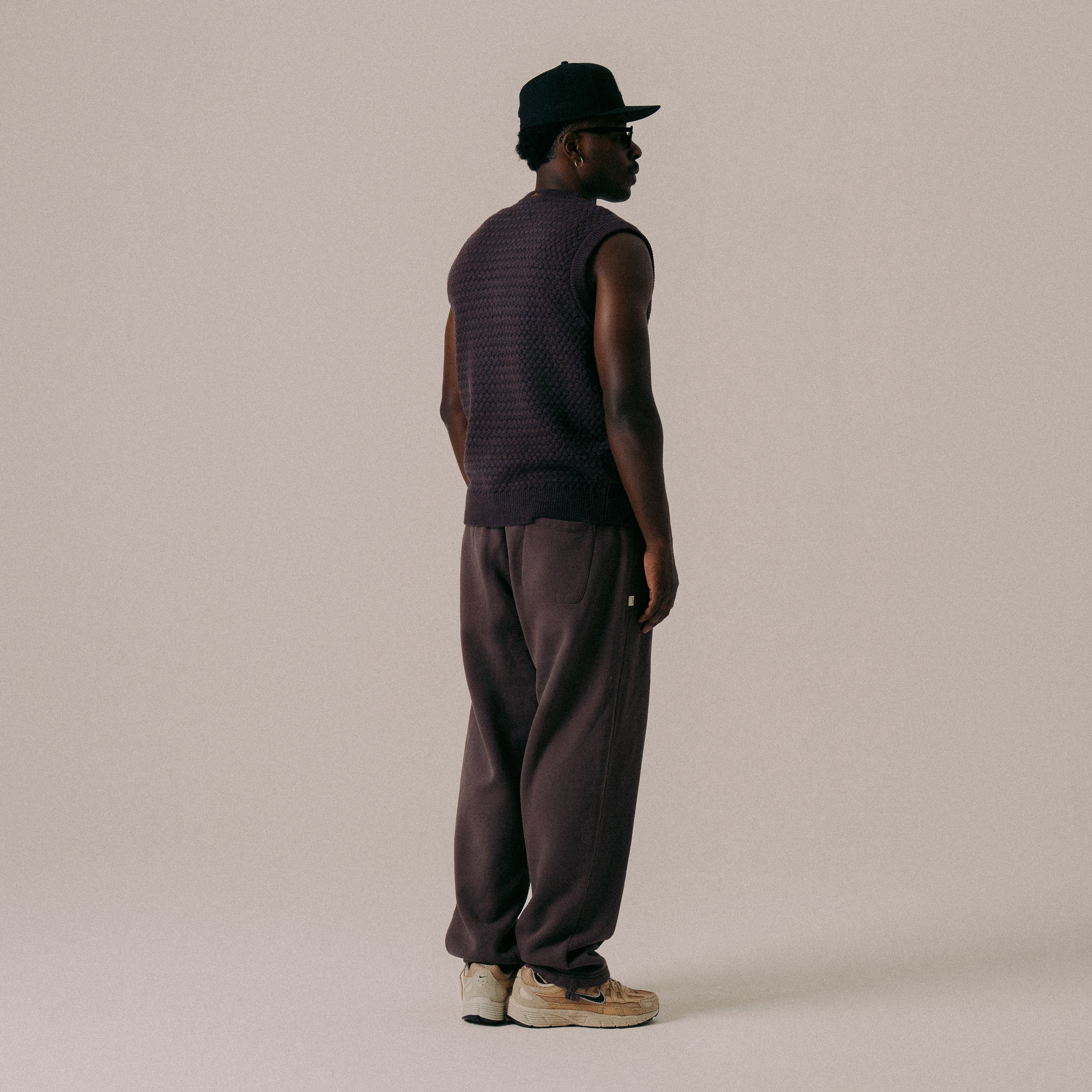 BLKVIS SCRIPT CABLE KNIT VEST - RAISIN