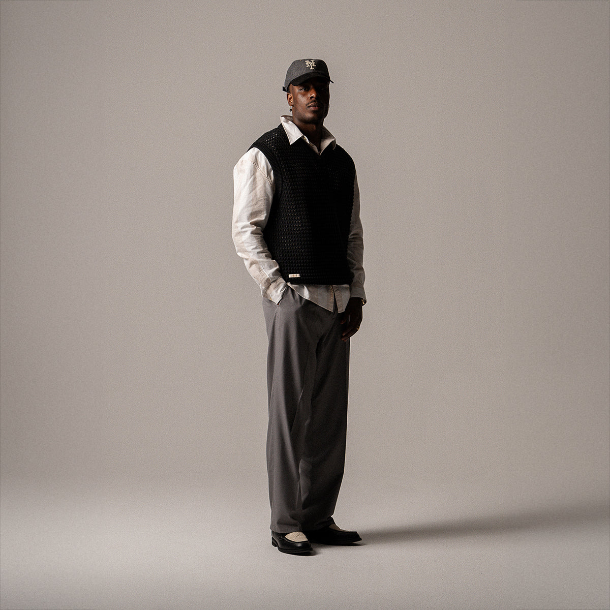 BLKVIS POINTELLE V-NECK VEST - BLACK