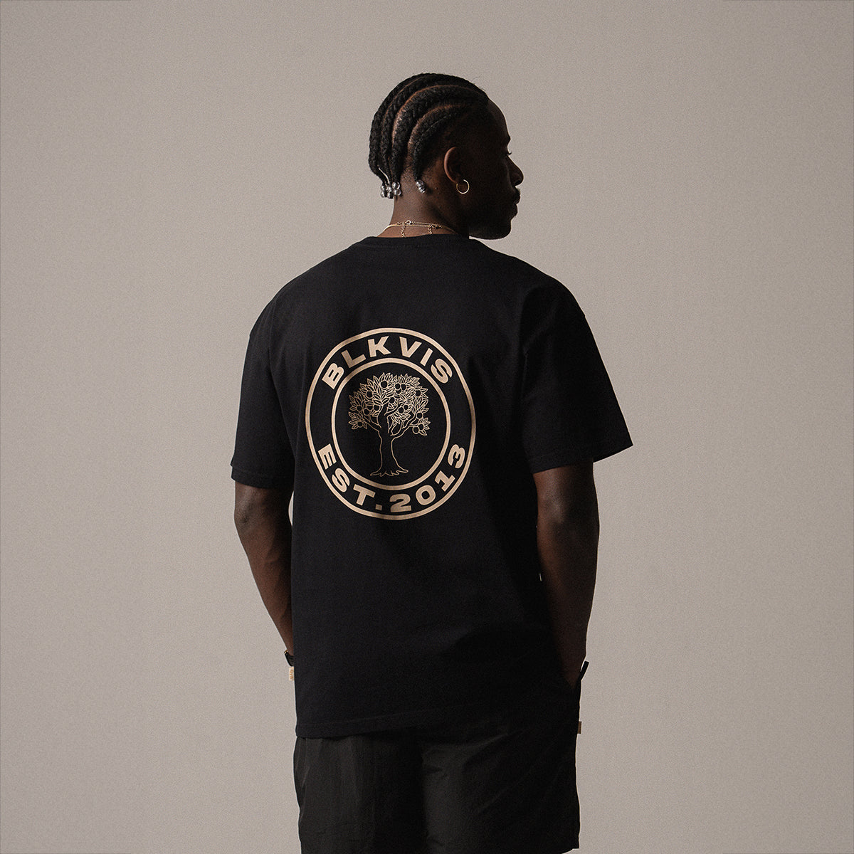 BLKVIS SOURCE TEE - BLACK