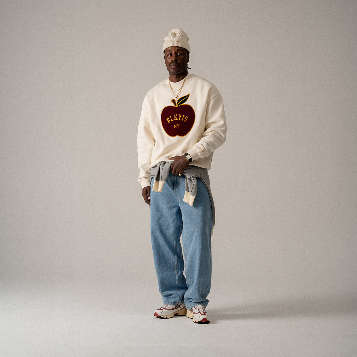 BLKVIS APPLE CREWNECK - ANTIQUE WHITE