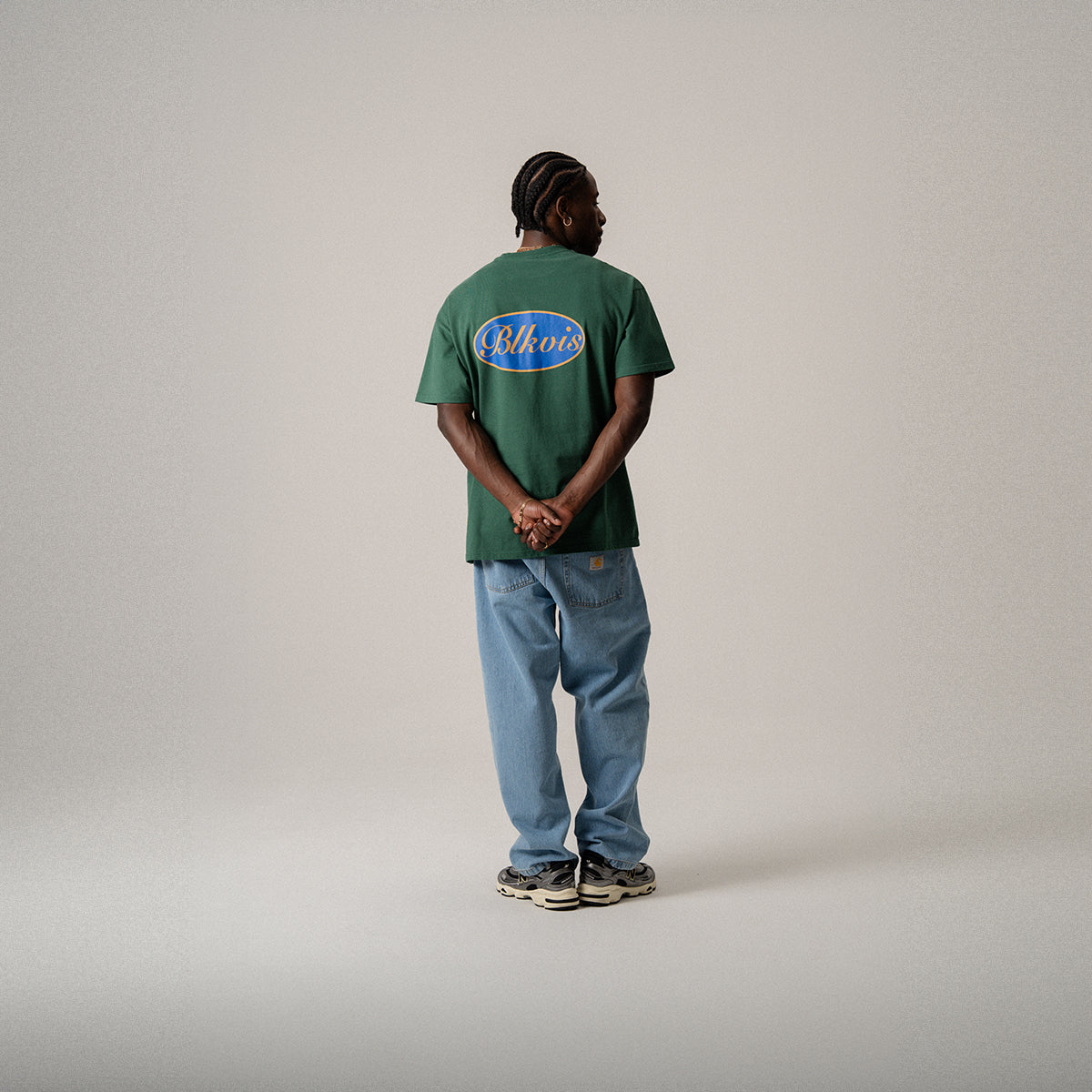 BLKVIS SCRIPT TEE - HUNTER GREEN