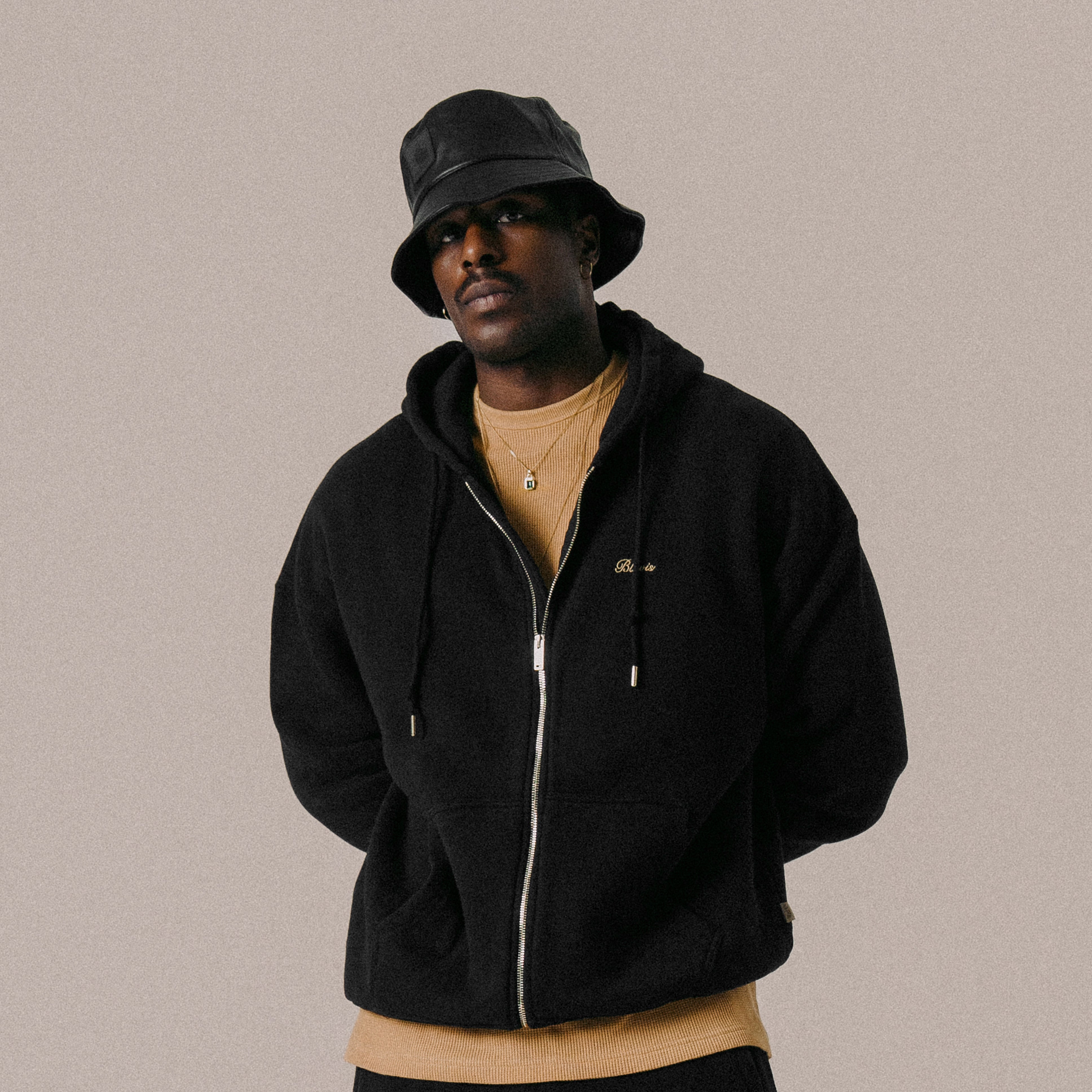 BLKVIS SCRIPT ZIP-HOODY - BLACK