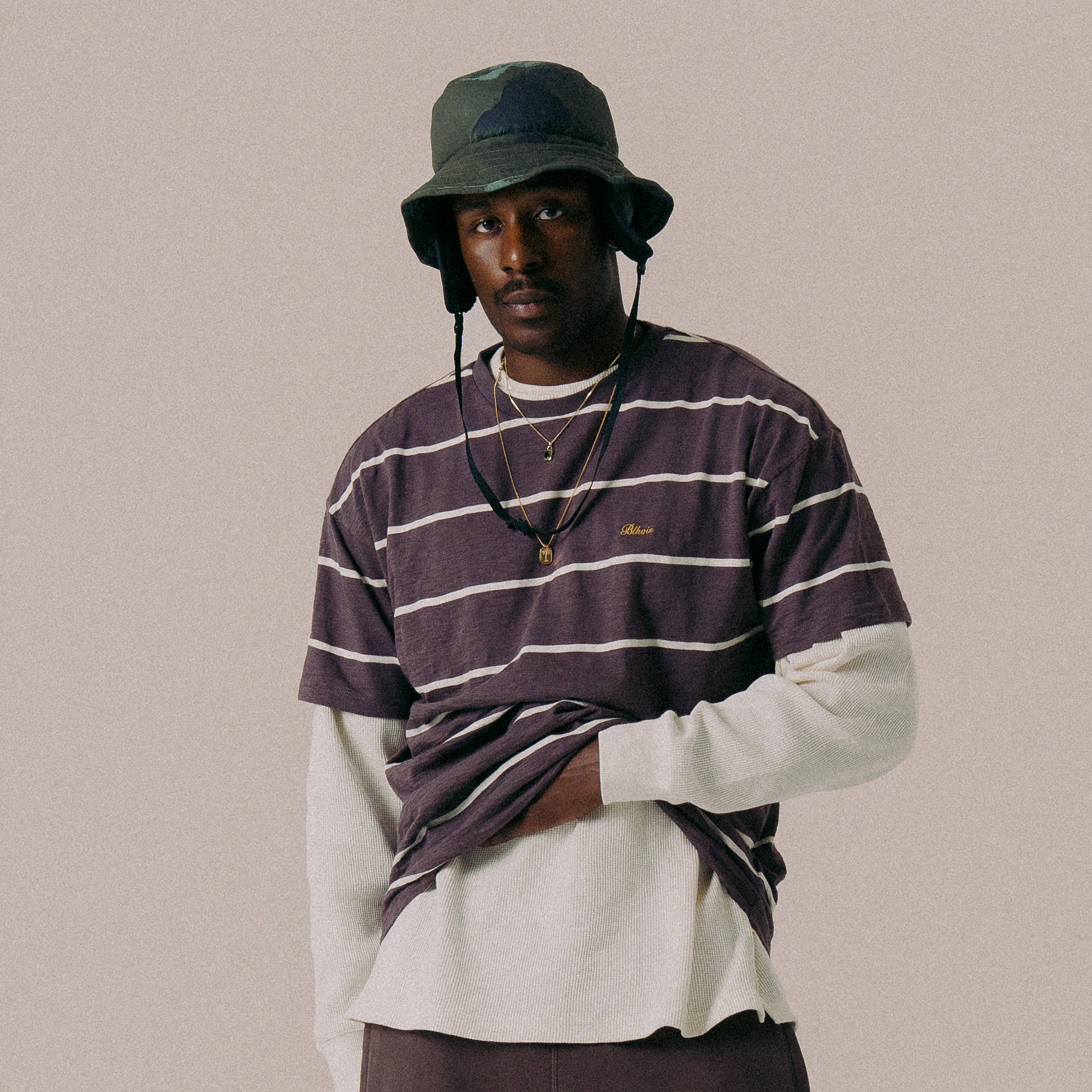 BLKVIS SCRIPT STRIPED SLUB TEE - RAISIN